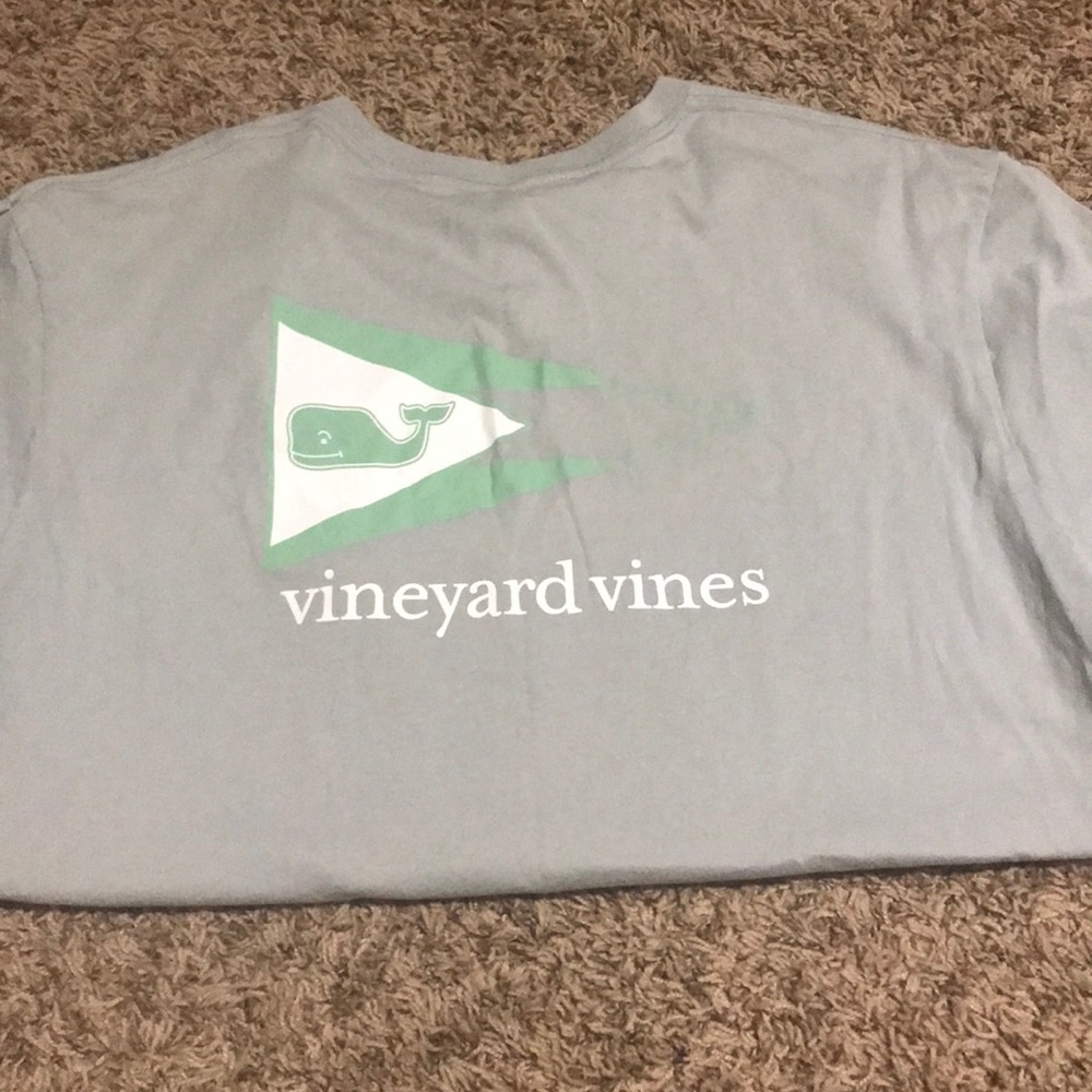 Vinyard vines T-shirt size L